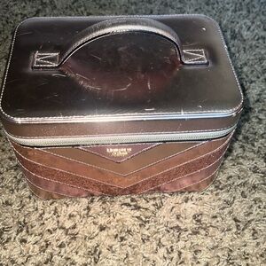 USED VICTORIA SECRET TRAIN CASE